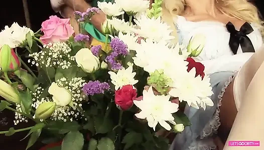 Harika memeli sürtüklerle Alice Harikalar Diyarında parodi grup seks partisi