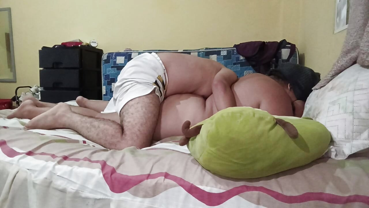 Bagaimana dia berkongkek semasa saya memberikannya seks oral yang dia suka banyak semasa dia memancut dengan sangat baik.