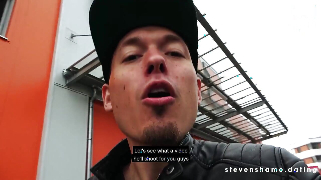 Tlustá MILFka Adrienne Kiss je surová na pejsku v hotelu! Steven Hanba na rande