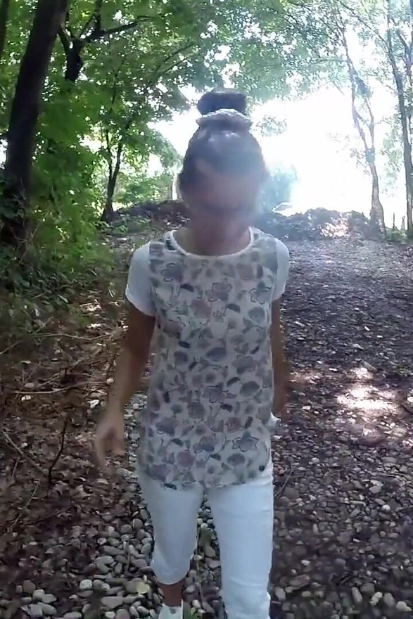 Pee attempts in the forest