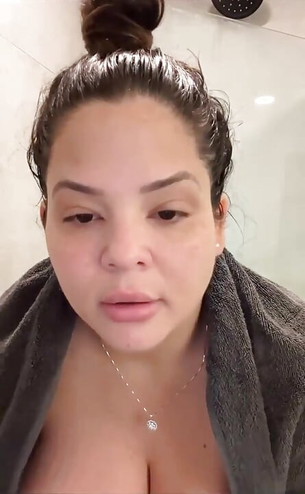 Live Stream with Dani Valentina