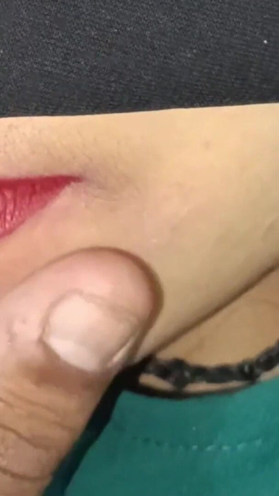 Muslim ladki ke rasile hotho ko chusa - kissing video | Clip 1