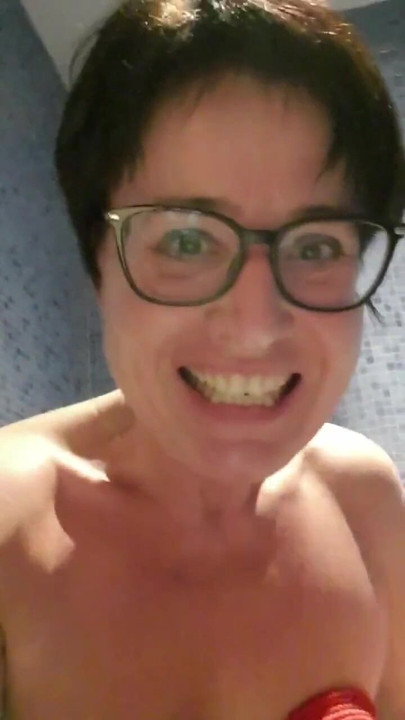 Powerful moment from "Milf Julie squirts in public bath"