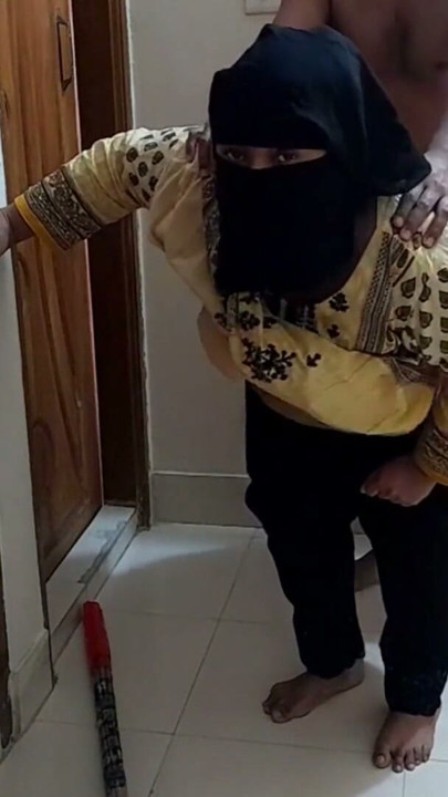 ek chor ghar mein aya aur mere wife ko kutte ke tarah choda Jabardast (came to the house &amp; fucked housewife Doggy style) | Clip 2