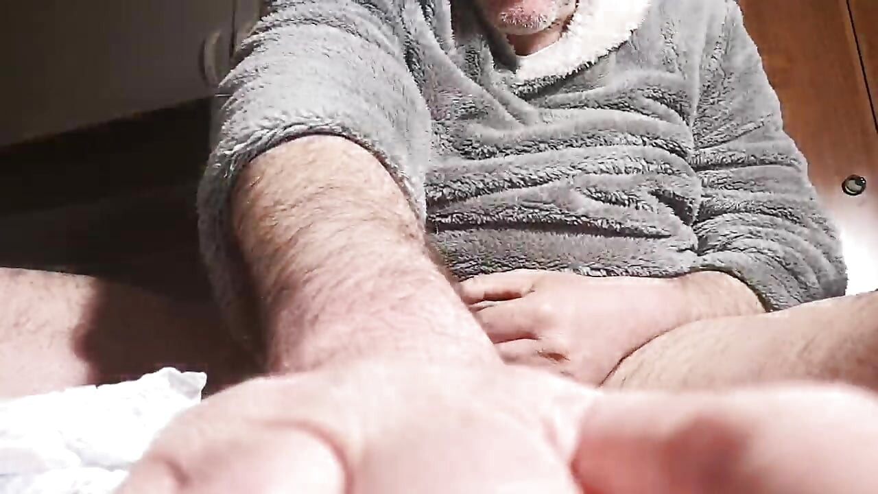 Subraț, urina și un mare ejaculat în prim-plan!