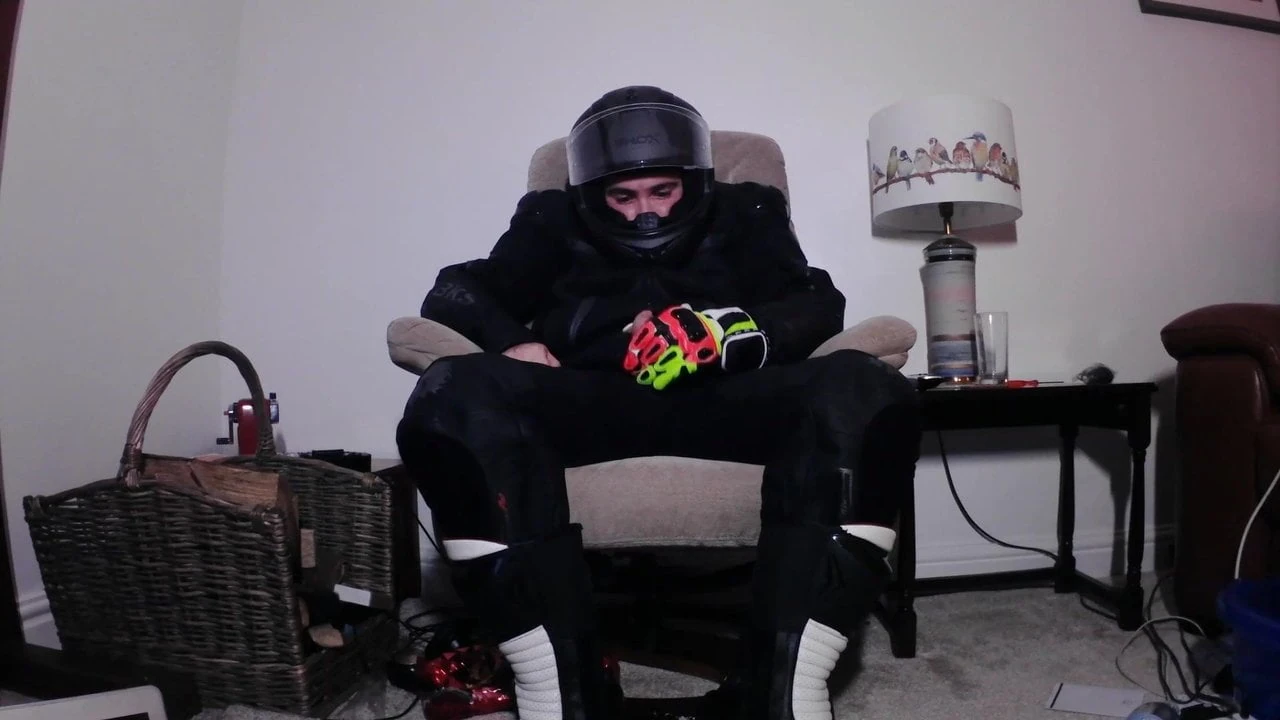 Wank in Biker Gear