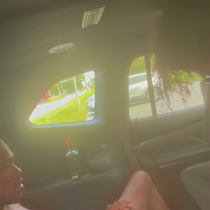 Bigdaddykj: dominicană cu țâțe mari suge și fute o pulă neagră în public partea 1