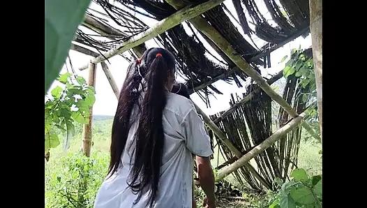 Я трахаю свою красивую грудастую падчерицу в загородной кабинке