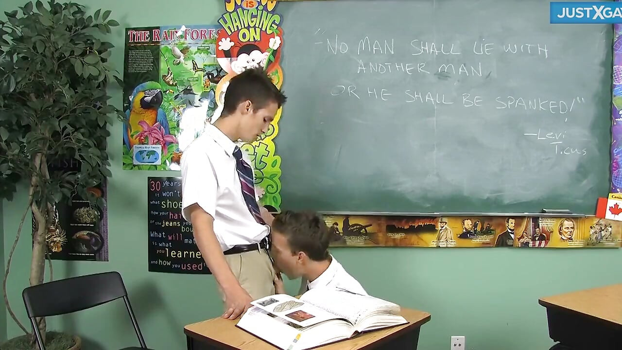 Eager Dustin Takes Leo Deep and Hard
