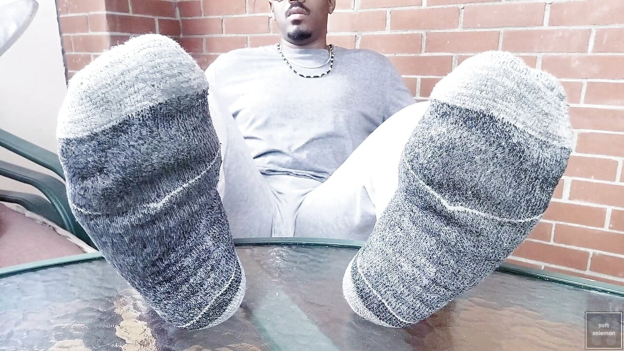 Lòng bàn chân nam có mùi (2025)