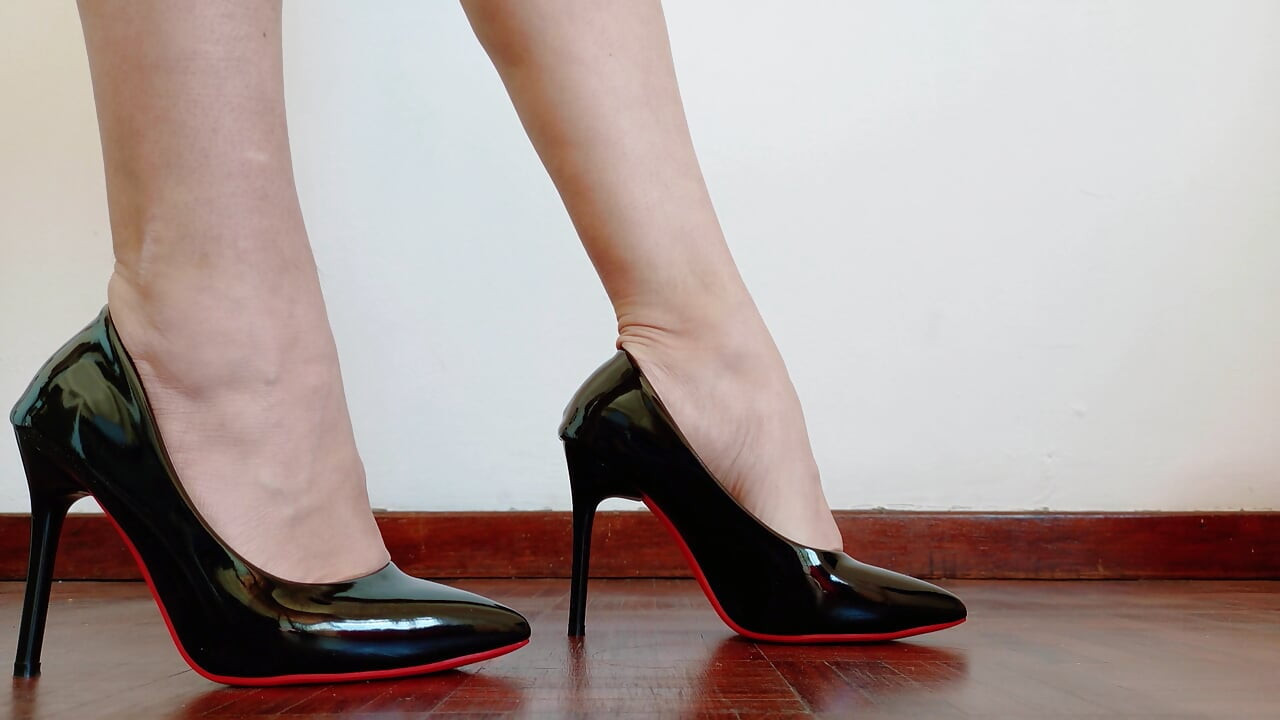 High heel Balloon Pop! Extended Version