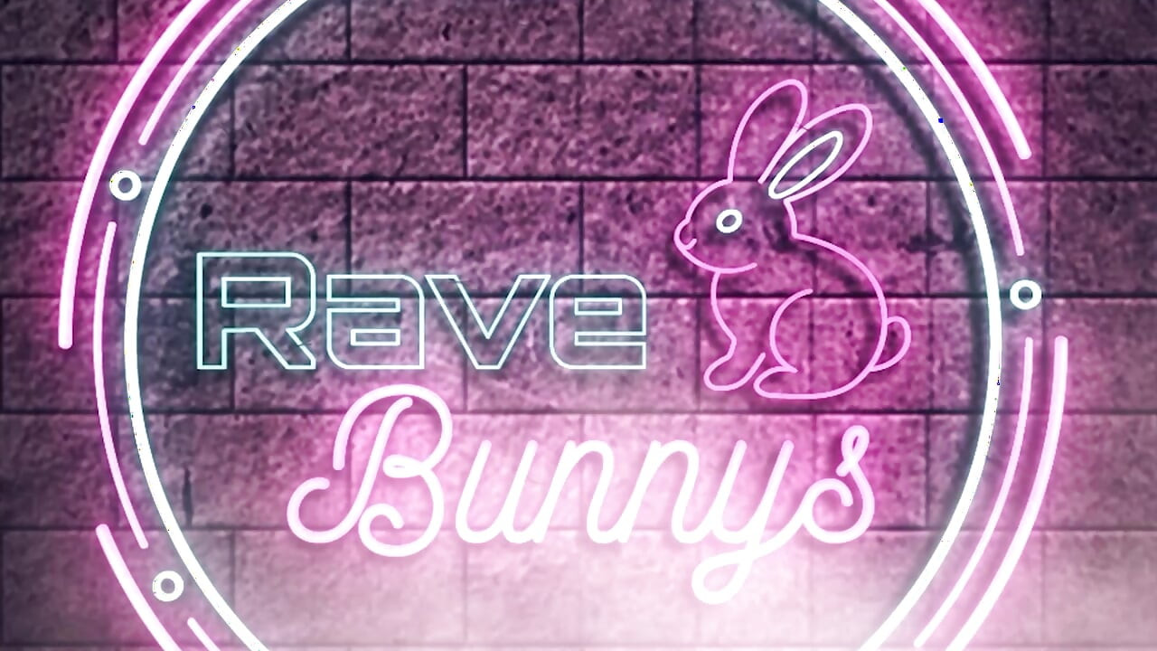 Duża blondynka Khloe Kapri zostaje wyruchana pod laserami Rave!