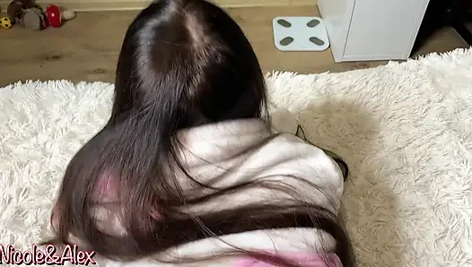 Mein stiefbruer lässt mich die Spielkonsole nicht spielen. Ich habe mich gefickt