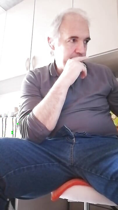 My Hard, Swollen Cock Wants to Be Wanked Right Away!