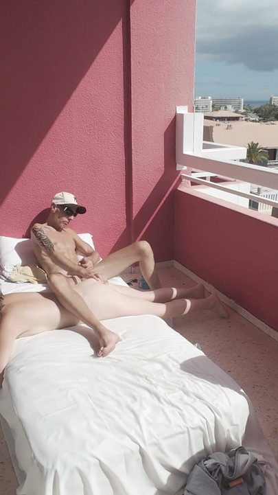 Slipping It in Her Ass While She Catches a Tan