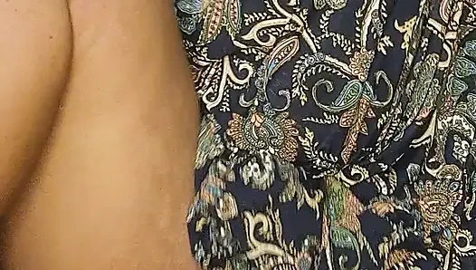 Arabian mom trying to squirt in her bedroom