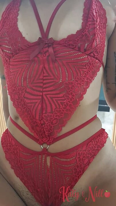 My Husband Loves a Handjob, I Teased Him by Passing His Thick Cock at the Entrance of Her Pussy