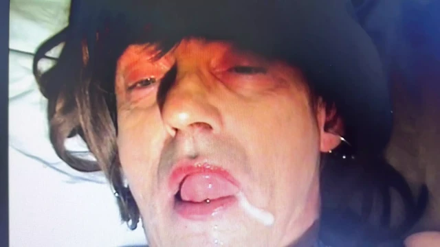 Crossdresser self cum in mouth