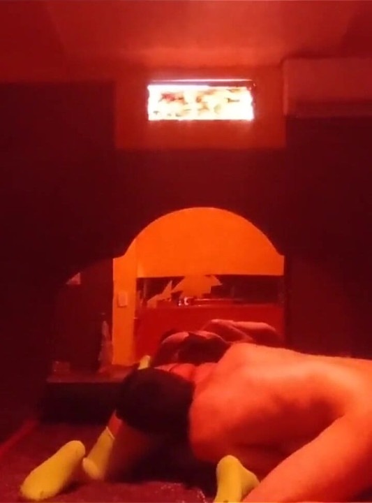 Eu chupo sua bunda e buceta em um motel