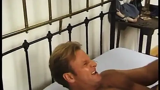 Kurze haare, reife gefickt und gesahnt