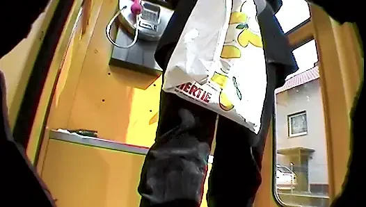 Trainee memuaskan dirinya sendiri di depan kamera lari