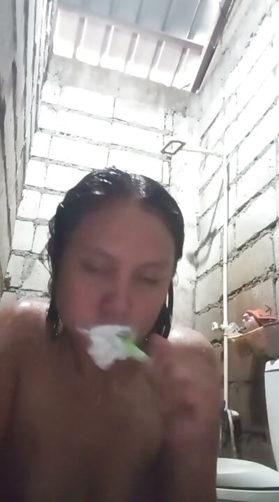 Wykaż się przed przyjściem mojego męża.