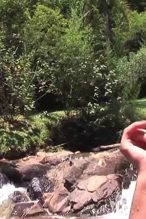 Sexy brünette latina im freien ficken