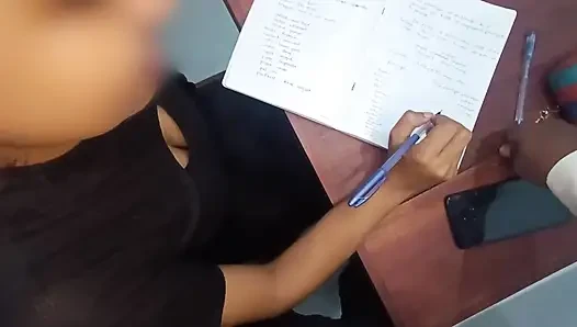 Sri-lankischer nachhilfe, lehrer und schüler