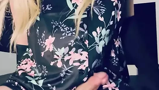 Tolong benarkan saya menunggang zakar awak seperti ini 😍
