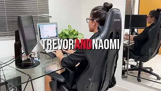 She Works Late so She Can Be Alone with Her Boss and Get Hot Milk in Her Pussy!