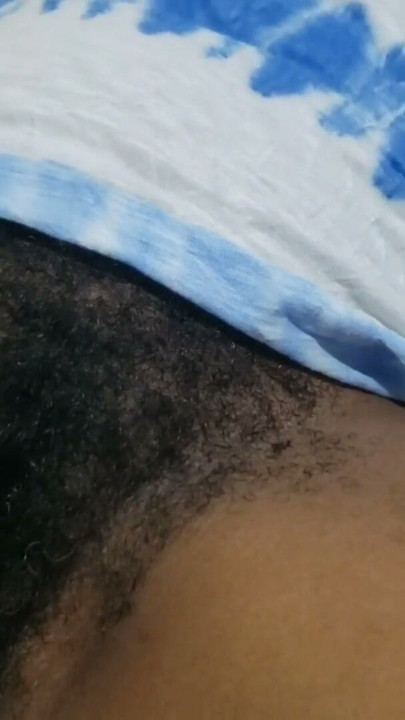 Treat yourself to a gorgeous milf squirting everywhere as her g spot gets hammered | Clip 1