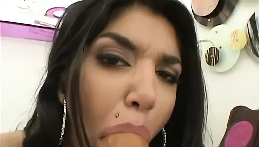 Лия Джей: Трахни мою горячую латиноамериканскую киску жестко