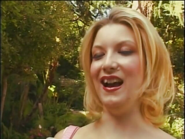 Hot blonde teen-bearer with great ass blows and fucks outdoors