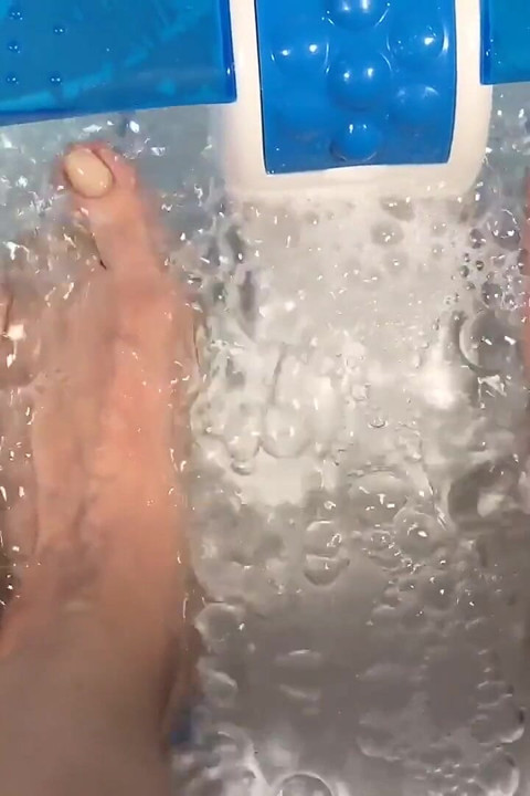 Foot Soak Toe Wiggle