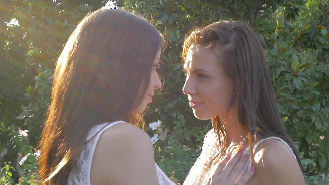 Two hot brunette babes play with each other