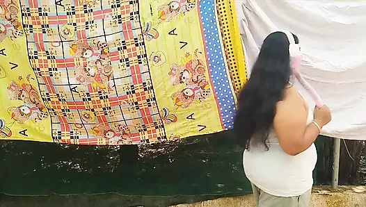 Sexy and chubby indian girl show her sexy ass and boobs