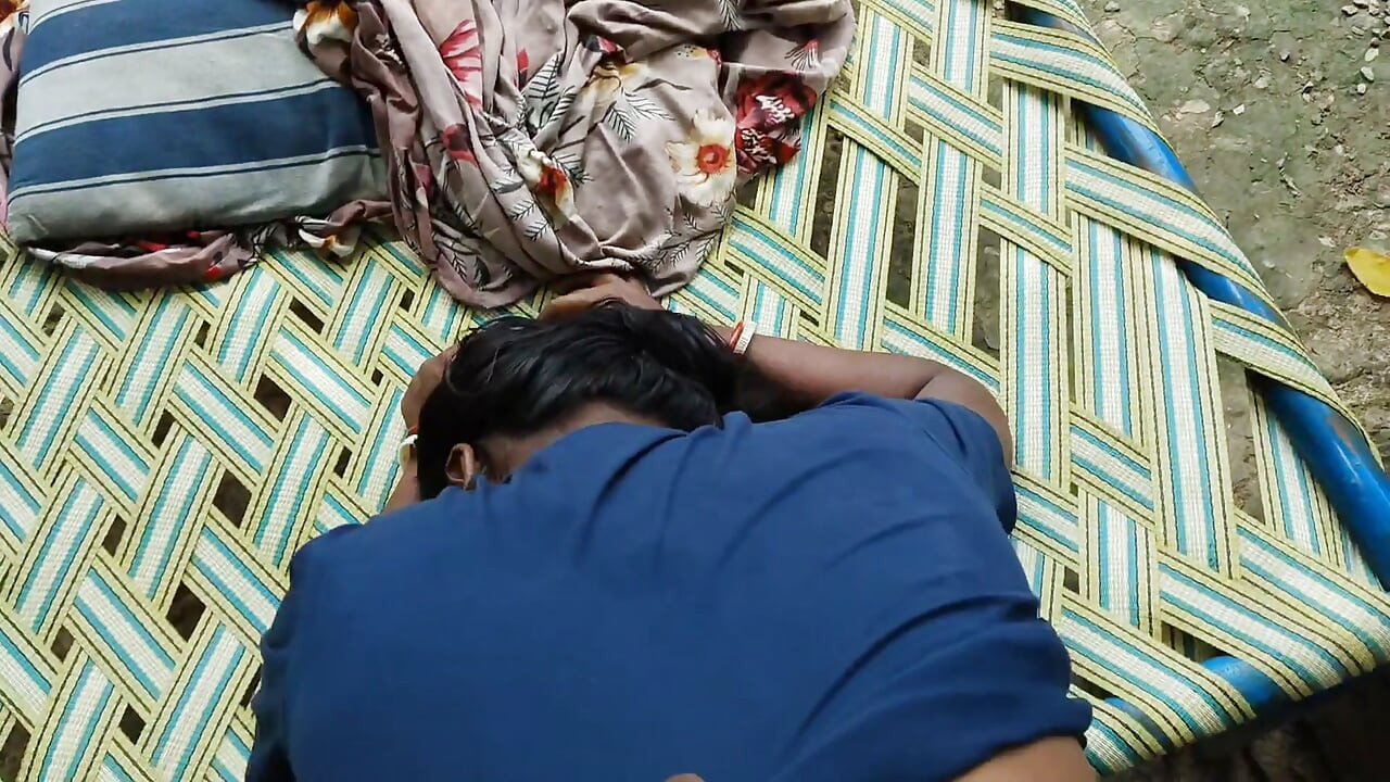 Pados ki bhabhi ki outdoor chudai ki