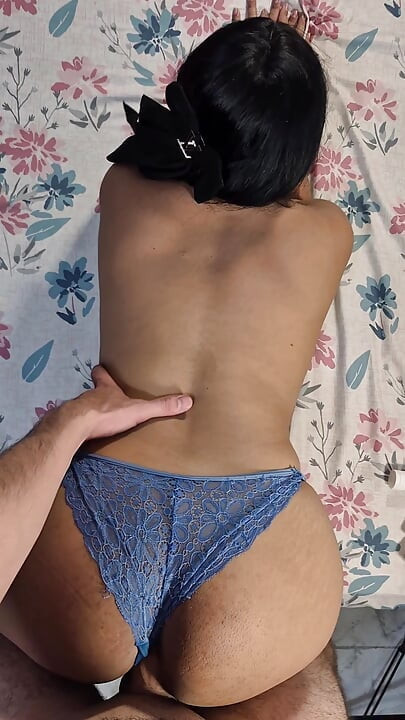 HERMOSA MORENA ROBA EL ESPECTÁCULO