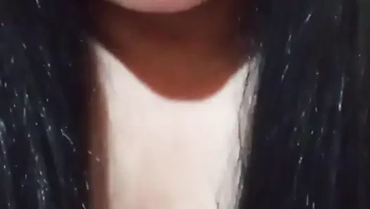 Ich werde dir meine geile Geschichte in der Sauna mit meinem Freund erzählen, Scissoring und lesbischen Sex engagieren.