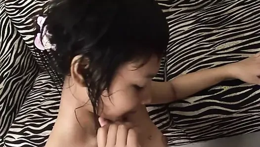Mesin ngentot cewek mungil kulit cokelat episode 8