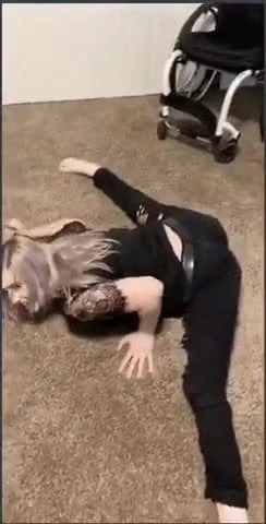 Crazy para dancing with floppy legs!