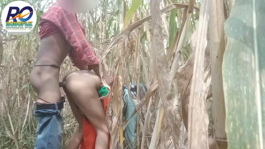 Makki Ke Khet Saya Prosi Bhabhi Ki Chudai Gaya Doggy Saya Mokka Pakar