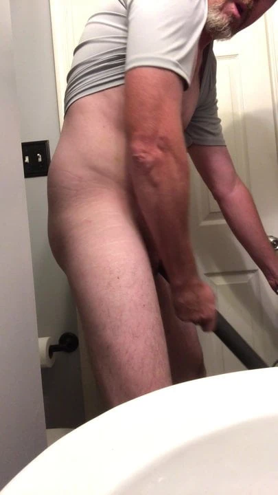 Jay finds a Gloryhole