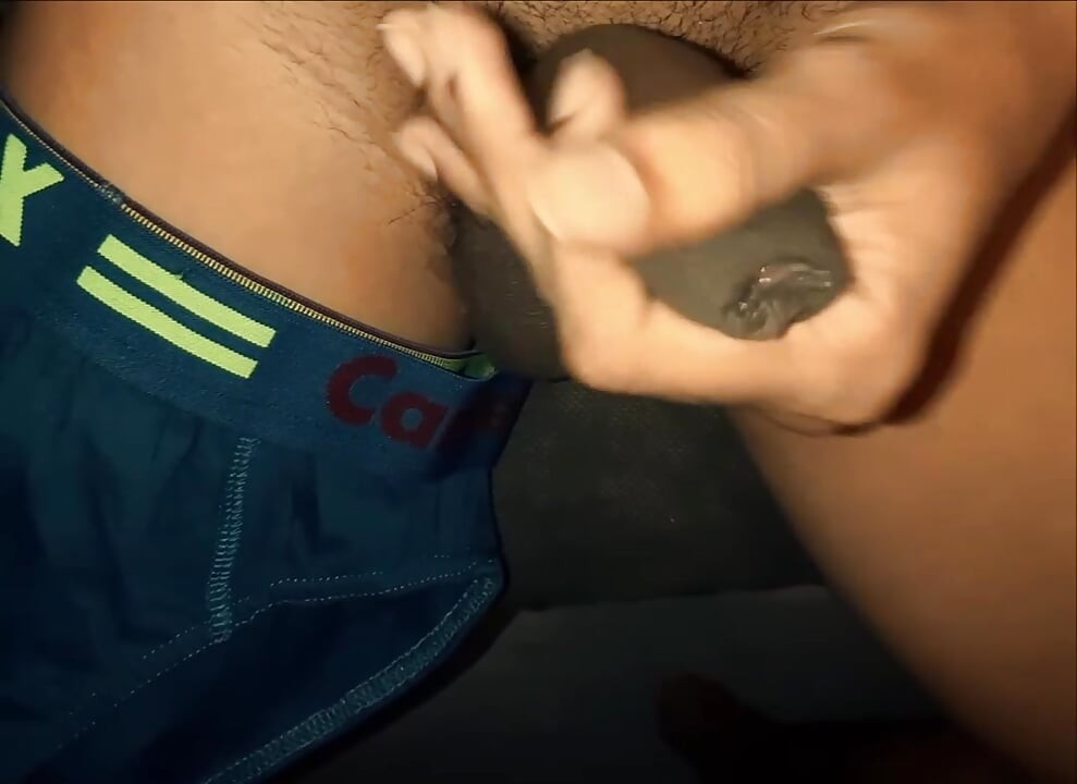 Senu boy masturbating