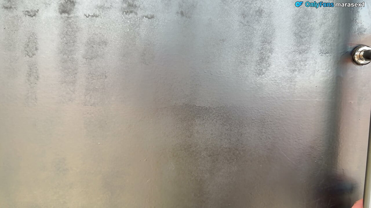 Mädchen mit gutem Körper wird vom Ehemann ihrer besten Freundin gefressen, während sie nicht zu Hause ist