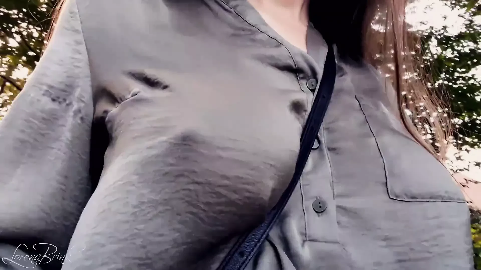 Boobwalk, 스트랩이 달린 샤이니 블라우스