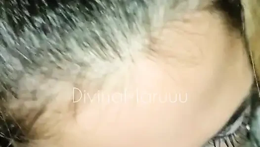 Arabada gezintiye çıktım ve onun yarağını emmek istedim