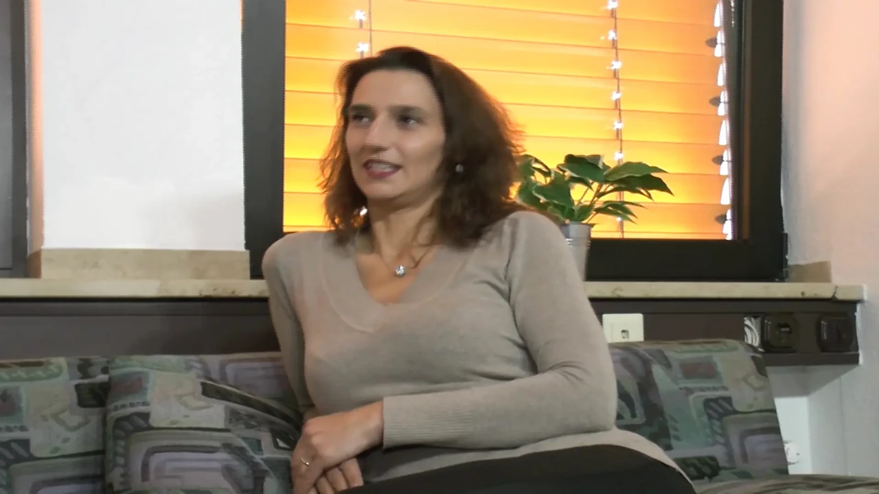 Stunning German MILF masturbates in solo action