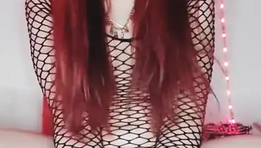 Shyfxx si cewek hot rambut merah melarangmu untuk ngentot memeknya dan ngocok kontolnya untukmu - bergabunglah dengan klub penggemarku