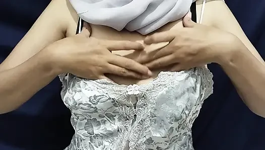 Milf hijab solo-masturbation
